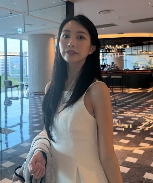 &apos;이지훈♥&apos; 아야네 출산 후 &apos;아가씨&apos; 그리워 원피스 입었다 아직 괜찮지 않나요