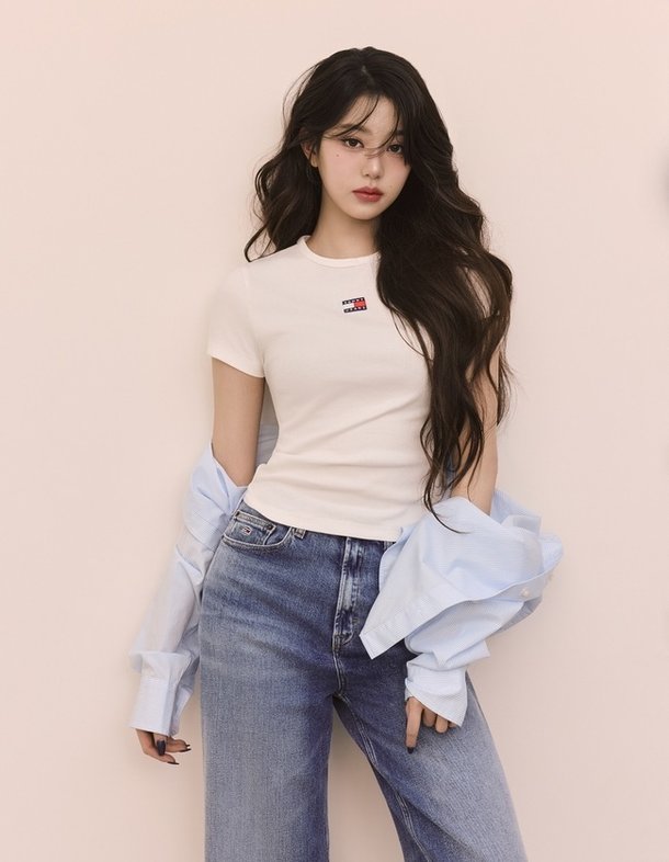 173㎝ 장원영 맵시 美쳤네, 청바지 하나 입었을 뿐인데 [스타화보]