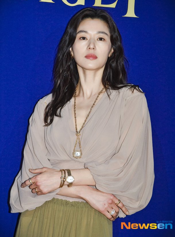 전지현 남편 &apos;이혼설&apos; 초고속 부인한 이유 있었네 손 빠르고 똑똑하기까지