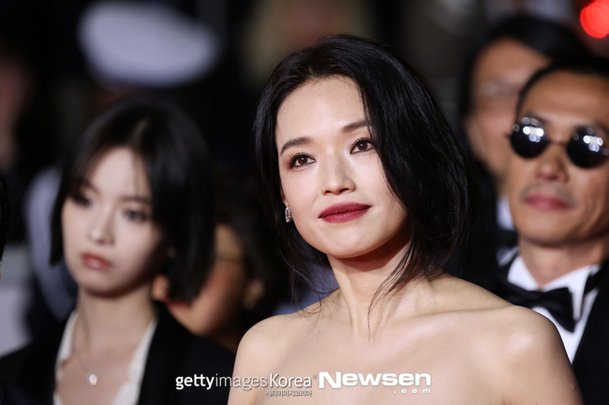 서기, 레전드 미모 여전하네…칸에서 뽐낸 뼈말라 드레스핏