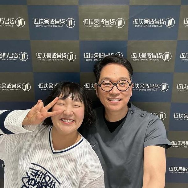 &apos;개그맨 출신 치과의사&apos; 김영삼, 이수지 방문에 강남 치과 들썩 직원들 줄섰다