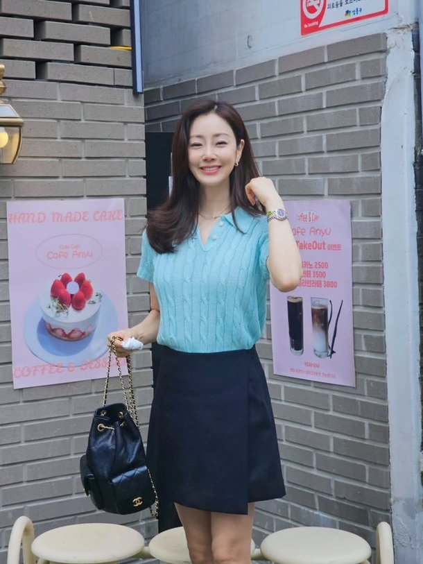 25년 열애 오나라, 다이어트 약 끊었나…식욕 되찾고 더 어려진 미모