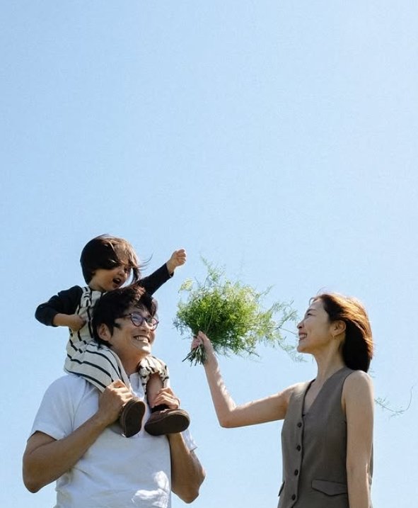 임성빈♥신다은 세돌 기념 가족사진 그림같은 제주도 스냅 공개