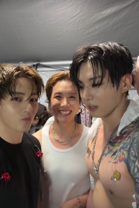 방탄소년단 뷔 제이홉 정국, 무대 뒤에도 완벽 비주얼 | 아이돌24시