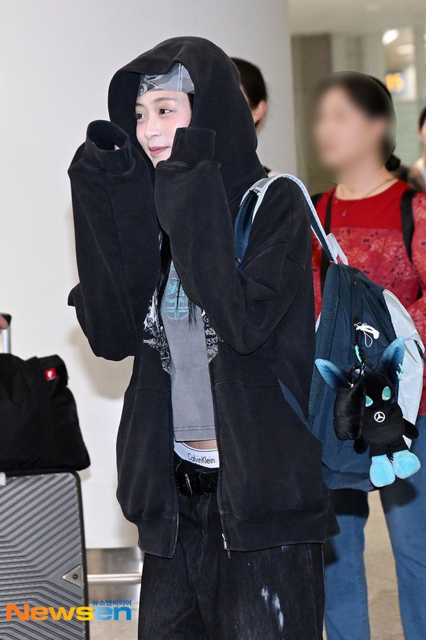 베이비몬스터 아현 '새깅 팬츠로 스타일리시하게'[포토엔HD]