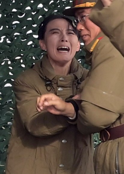 포토多이슈]온 몸으로 Icbm발사 기뻐하는 김여정, 리설주 : 네이트 뉴스