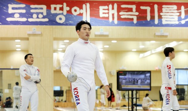wallpapers 펜싱선수 박상영 ëì¿ ì´ ì ì 기ì ì ì¬ëì´ ë°ìì íì± 2í ì°ì é' ëì ë¤ì´í¸ë´ì¤