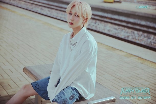 원위 기욱, 솔로 데뷔 D-1…시간 역행 콘셉트 담은 '사이코