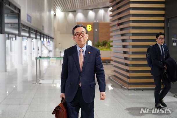 한일 외교장관회담 돌입…北문제·징용해법 논의 주목종합