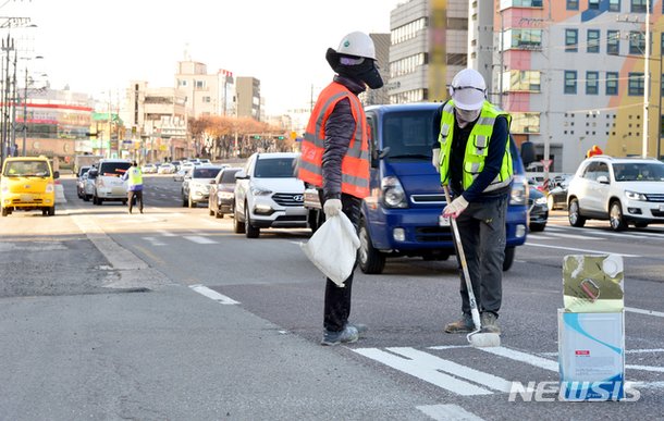 [단독]행주대교 미세플라스틱, 강변북로 2.3배…quot;물청소 않고 청소 빈도도 적어quot;