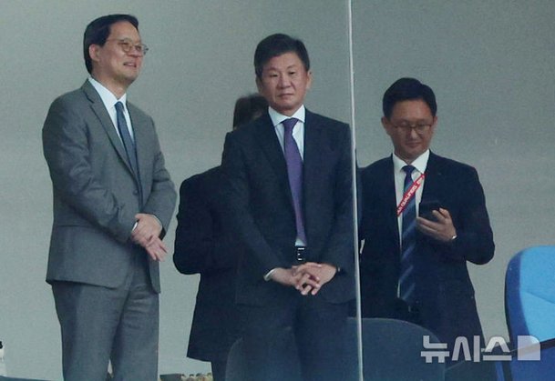 Football Association president Chung Mong-gyu visits Kuwait amid controversy over bid for fourth term: Net Sports - News Directory 3