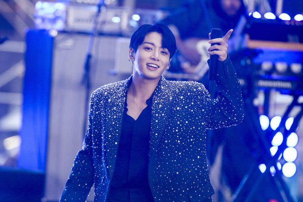 여기 있어도 되나… 정국, 전역 이틀 만에 제이홉 콘서트 깜짝 게스트(종합)