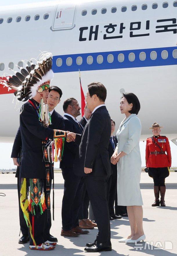 G7 열리는 캐나다 도착한 이재명 대통령 1박3일 '첫 순방' 돌입