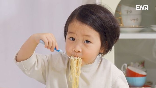 &apos;임성빈♥&apos; 신다은, 2세 아들 공개…딸보다 예쁜 비주얼