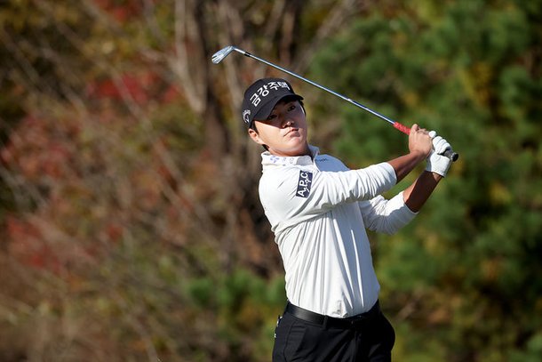 대표 이미지: 옥태훈 김재호 KPGA 렉서스 마스터즈 3라운드 공동 선두 도약