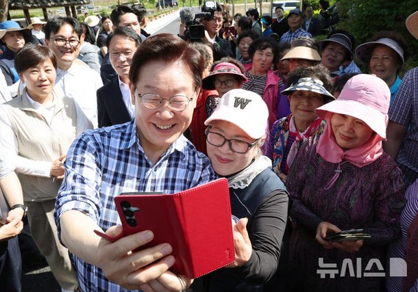 대구 군위군 방문한 이재명 대통령