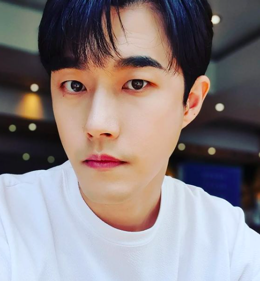 ë‹¨ë… í'¸ë¥¸ê±°íƒ' ê¹€í˜¸ì°½ ì—°í•˜ì˜ ë¹„ì—°ì˜ˆì¸ê³¼ ì—´ì•  ì¤' ë„¤ì´íŠ¸ë‰´ìŠ¤
