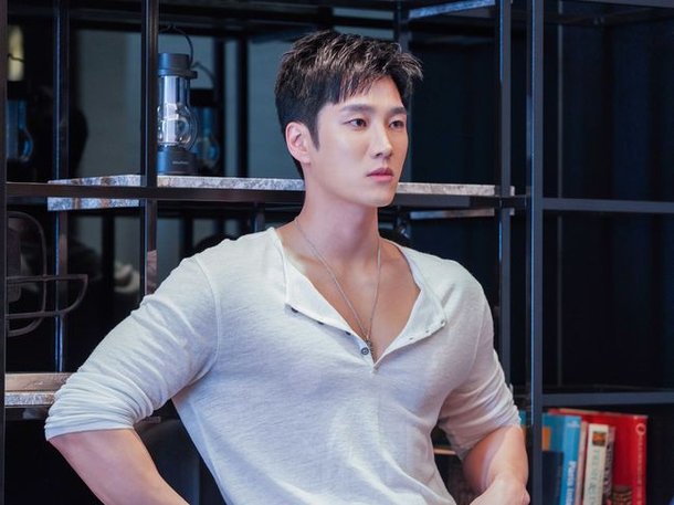 '도베르만' 마친 안보현, 차기작은 김선호 빠진 영화 '2시의 데이트' [공식]