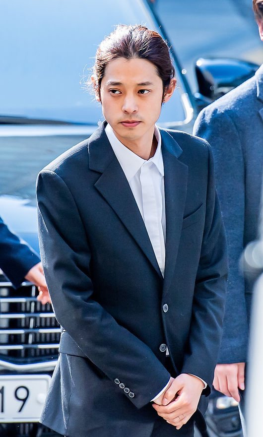 [OSEN=Min Kyunghun Reporter] On the morning of the 14th, singer Jung Joon-young is seen standing in a photo line in front of the Seoul Metropolitan Police Agency on Sajik-ro, Jongno-gu, Seoul. On this day, singer Jung Joon-young, who is under suspicion for illegal filming and distribution of sexual videos in a KakaoTalk chatroom with Big Bang's Seungri, who is involved in controversy over overseas investor entertainment and others, including Seungri and business partner Yoo of Yuri Holdings, is attending the police for investigation. / rumi@osen.co.kr
