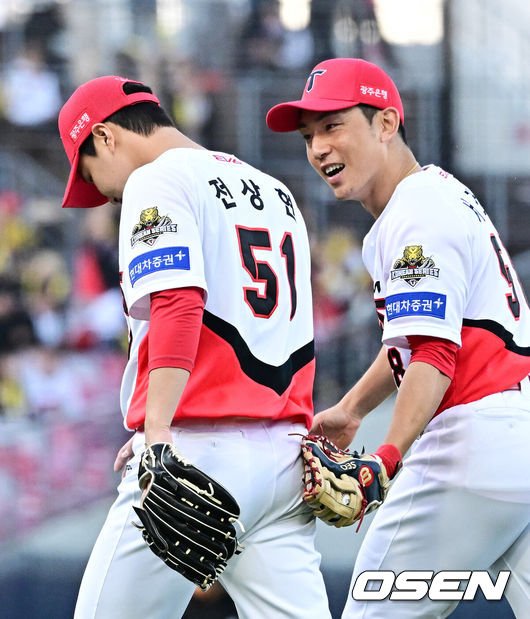 [OSEN=,  ] 23  - èǾʵ忡 2024  SOL Bank KBO Ｚ ̿ KIA Ÿ̰ ѱø(KS74) 1  Ⱑ ȴ.߱ ù     2024 KBO ѱø(KS)  23 ⿡  ġ.̳ 1  Ӱ 2 ʷ .6ȸ 2 翡 KIA  Ｚ     óϸ â ⻵ϰ ִ. 2024.10.23 / jpnews@osen.co.kr