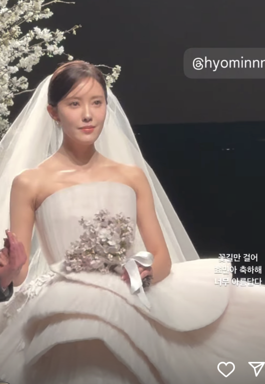 '금융맨♥' 효민, 세상 화려한 결혼식…&quot;국내에 단 2벌&quot; 드레스 보니 [Oh!쎈 이슈]