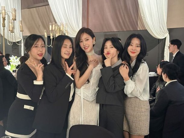 효민 결혼식, 2세대 걸그룹 총출동…왜 변한게 없는거야 [★SHOT!]