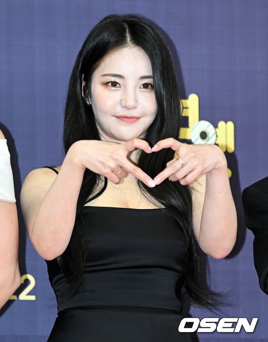 [OSEN=조은정 기자]24일 오후 서울 영등포구 KBS홀에서 2022 KBS 연예대상이 열렸다.브레이브걸스 유정이 포즈를 취하고 있다. 2022.12.24 /cej@osen.co.kr