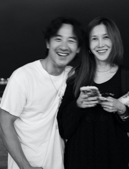엄태웅, 팬 손편지 공개 내 맘 속 1호 배우…아내 윤혜진 눈물나
