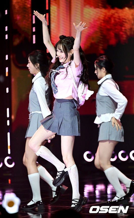사진]츄, '깜찍한 인사' : 네이트 연예