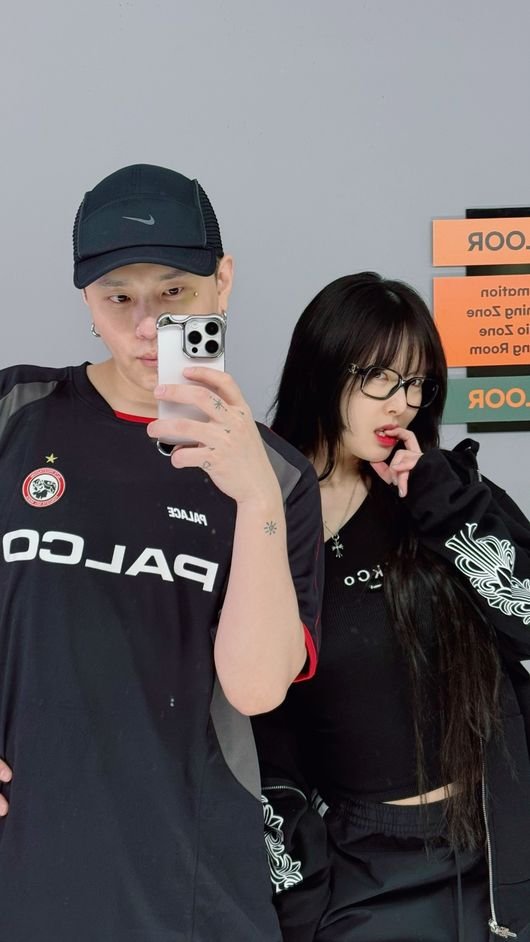 현아♥용준형, 커플룩 입고 &apos;신혼 데이트&apos;…깨 쏟아지는 부부의 일상