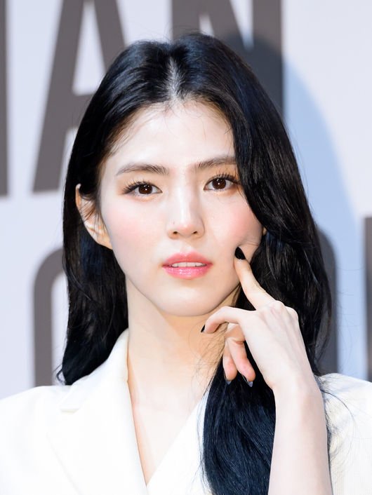 [단독] 한소희, 최민식 만나나…영화 &apos;인턴&apos; 리메이크 앤 해서웨이 역 물망