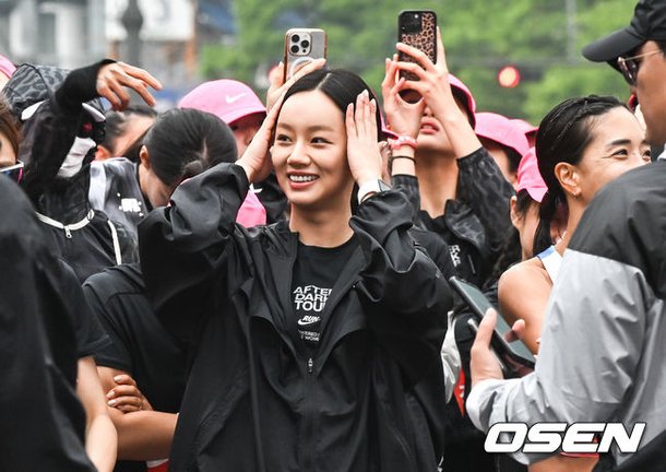 [사진]혜리, &apos;앞머리 가다듬고 출발&apos;