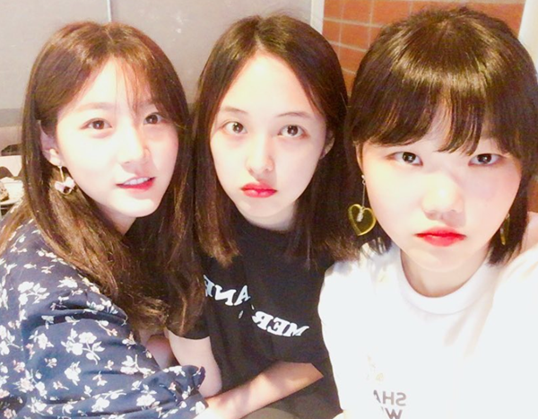 故김새론은 떠났지만…김보라, 이혼 아픔 &apos;절친&apos; 이수현 사진 보며 달래는 중 [핫피플]