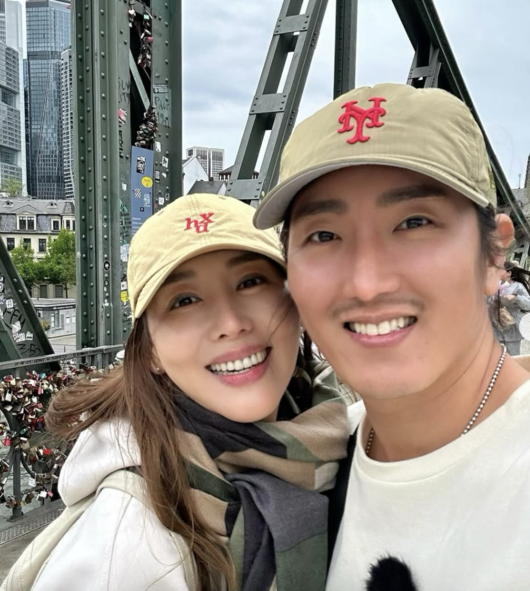 입양 6개월 후 깜짝 근황…민지영♥김형균, 둘 아닌 셋이서