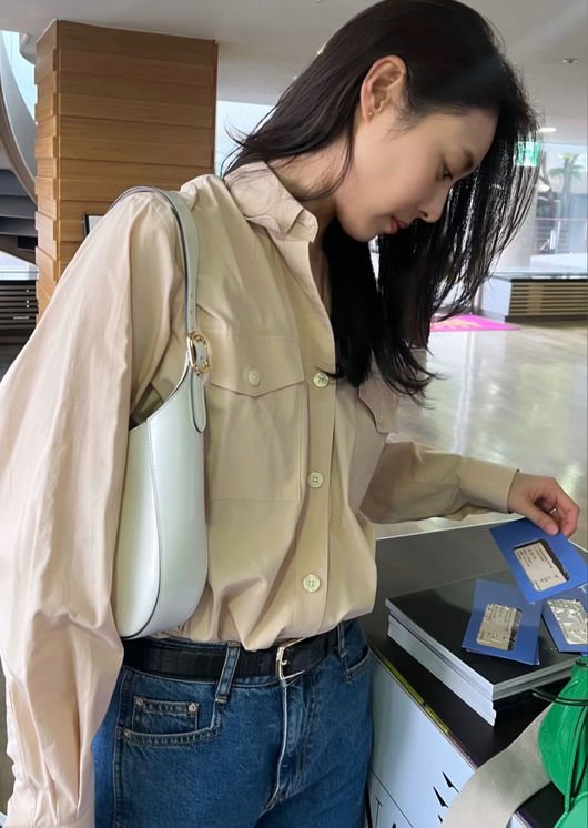 &apos;원조 얼짱 딸 엄마&apos; 이연희, 명화 같은 미모 눈길