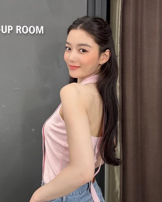 &apos;25세&apos; 김유정, 아련함까지 더해진 성숙 여신…가장 예쁠 나이