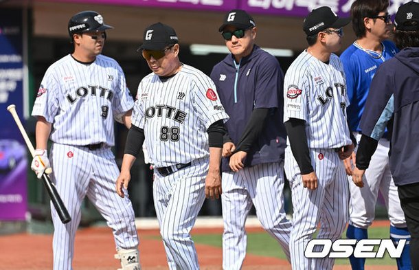 [OSEN=Î»ê, ÀÌ碯ì âÀÚ] 18ÀÏ Î»ê »çÁÀå 2025 ÅÇÑ SOL Å© KBO 硾 Ôµ¥ ÀÚÀÌÃÍ »ï óÀÌÂÁîÀÇ ƩâƢ ÈÙ. ÈÀ Ôµ¥Â µ¥ÀÌñ, 稡À »ïÀ ÀÌÂÇöÀÌ  ÃâÀüÇÙ.Ôµ¥ ÀÚÀÌÃ èÅÂÇü ơµÀÌ 5È» 2»ç ÀµÈñÀÇ Ó硤Î ÇâÇÑ »ï óÀÌÂÁî çÃ¢ÀÇ Åõ ¥Ä Å¬îµÀ» ÇÑ ÈÄ õôÀÎ µÀí ÀÖÙ. 2025.05.18 / foto0307@osen.co.kr