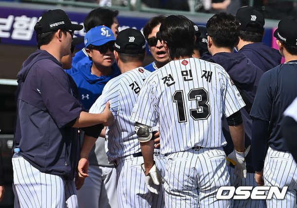 [OSEN=Î»ê, ÀÌ碯ì âÀÚ] 18ÀÏ Î»ê »çÁÀå 2025 ÅÇÑ SOL Å© KBO 硾 Ôµ¥ ÀÚÀÌÃÍ »ï óÀÌÂÁîÀÇ ƩâƢ ÈÙ. ÈÀ Ôµ¥Â µ¥ÀÌñ, 稡À »ïÀ ÀÌÂÇöÀÌ  ÃâÀüÇÙ.Ôµ¥ ÀÚÀÌÃ èÅÂÇü ơµҡú öµéÀÌ 5È» 2»ç ÀµÈñÀÇ Ó硤Î ÇâÇÑ »ï óÀÌÂÁî çÃ¢ÀÇ Åõ ¥Ä Å¬îµÀ» ÇÏí ÀÖÙ. 2025.05.18 / foto0307@osen.co.kr