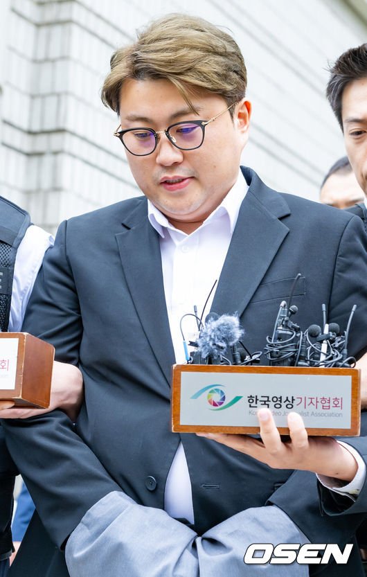 &apos;징역 2년 6개월&apos; 김호중, 복귀 길 열렸다…사회적 역할 속에서 팬클럽 절대 충성 [Oh!쎈 이슈]