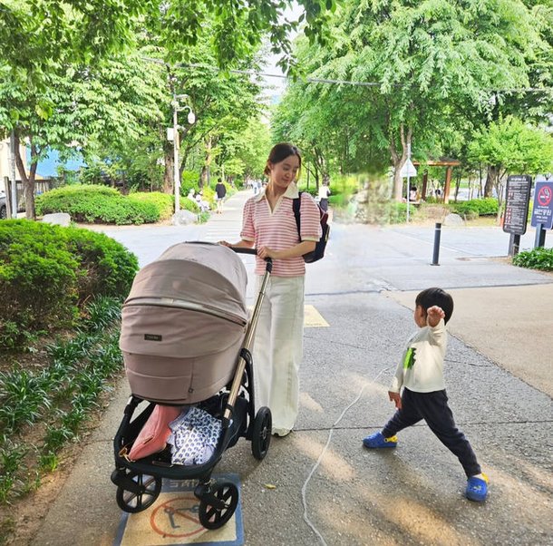 우혜림, 두 명의 子 데리고 여유롭게 하원하는 아들 둘 맘