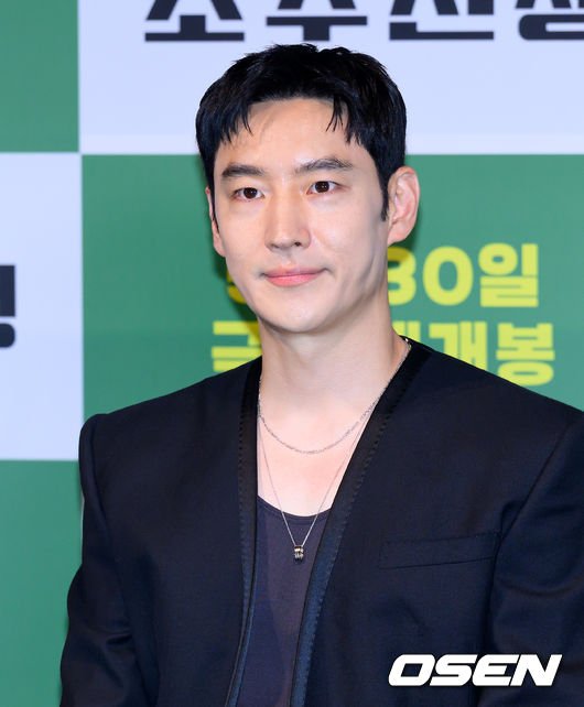 [OSEN=이대선 기자] 29일 오후 서울 CGV 용산아이파크몰에서 영화 '소주전쟁'(제공/배급 쇼박스, 제작 더 램프) 언론시사회가 열렸다.