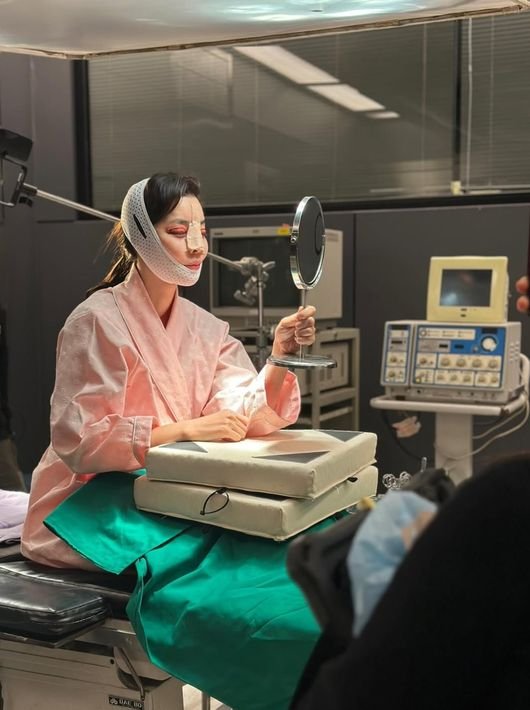 김규리, 눈·코·턱 얼굴 전체 성형 감행 부모님 날 낳으시고, 분장팀 날 만드셨네