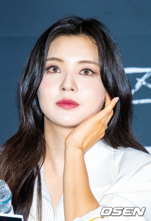 [사진]이선빈,&apos;서클렌즈로 강렬하게&apos;