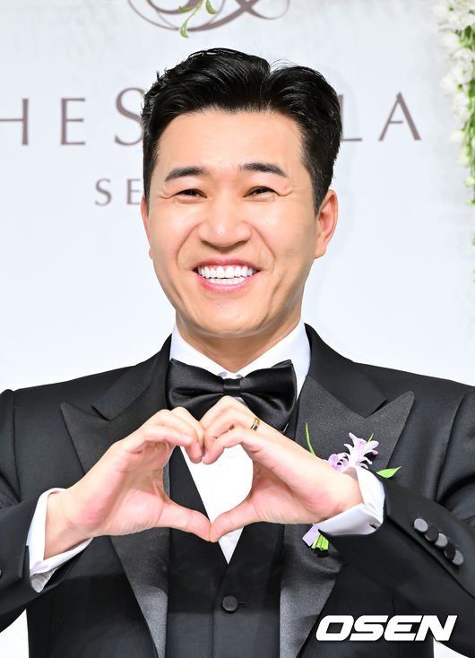 [단독] &apos;45세&apos; 김종민 9살 연하 아내, 안 숨겼다…2세 계획은 아직 (인터뷰②)