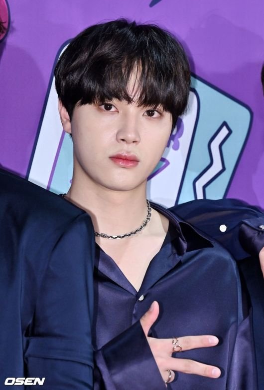 활동중단 이틀만에 팀 탈퇴…주학년, &apos;日AV와 만남 논란&apos; 파장…팬들 &apos;충격&apos;