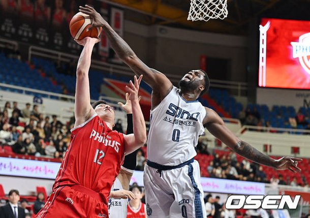 현대모비스 함지훈 포스트업 장면