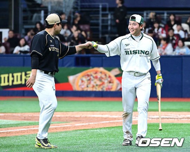 최준용-유강남 호흡