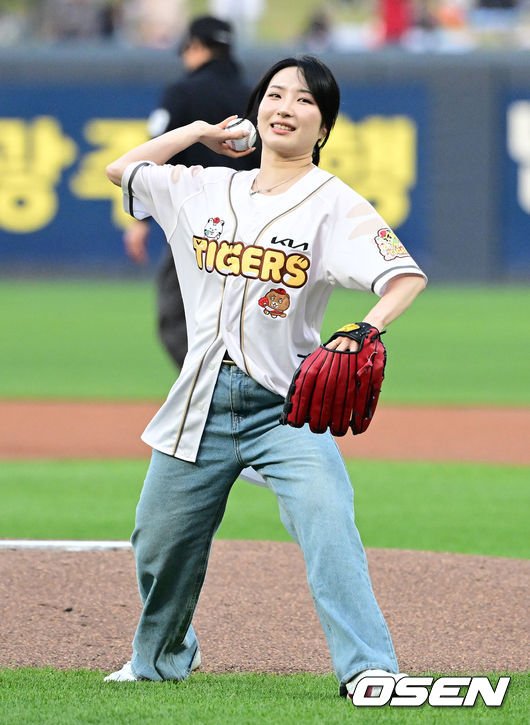 김길리 광주-기아 챔피언스필드 시구 장면