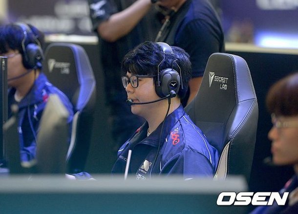 베트남 왕자 레이지필 쩐바오민, 고향에서 첫 LCK 경기 관련 사진