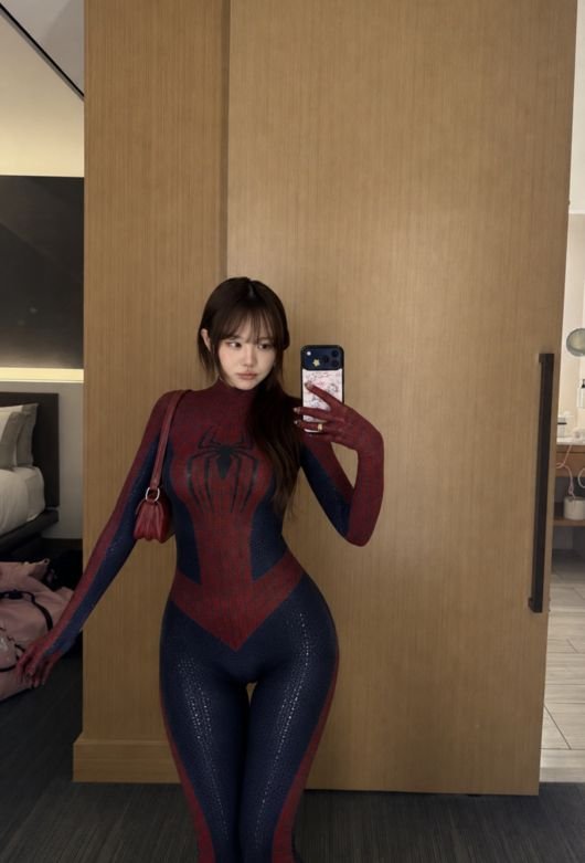Hong Young-ki Attracts Attention with Unique Outfit in Paris with Eiffel Tower View